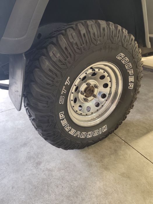 4 pneus e jantes 32/11.5R15 Cooper furação Jeep