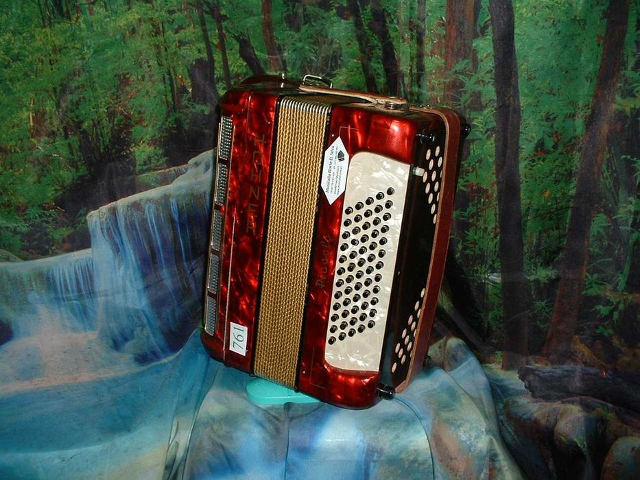 Avenda Acordeao R , N. 761