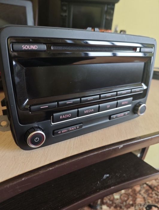 Продам магнітолу VW RCD 310 з кодом