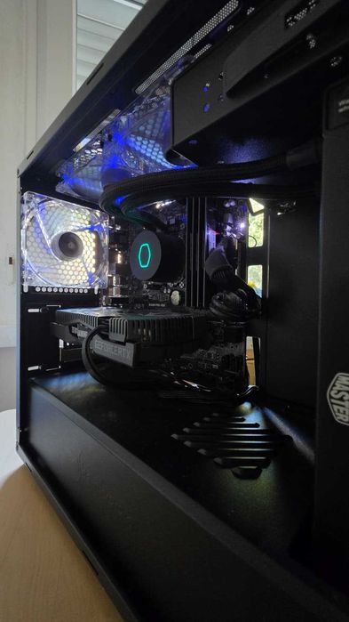 PC [CPU Intel i7-8700 | GPU NVIDIA RTX 2060 | RAM 24GB ] + Monitor Samsung 24'' + Light Bar Xiaomi (Oferta)
