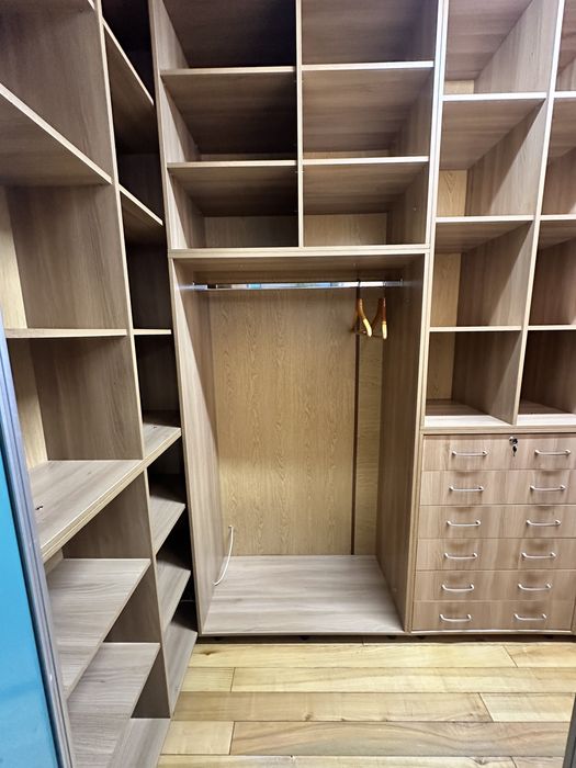 Продам красиву і дуже зручну двокімнатну квартиру в центрі Рівного