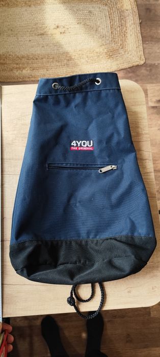 Рюкзак бренд 4FOU в отличном состоянии