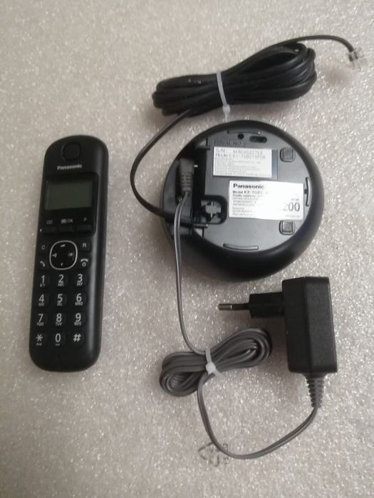 Telefon domowy bezprzewodowy Panasonic.