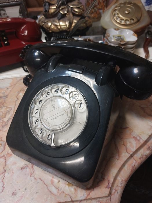 Telefone fixo rotativo TLP, de 1982 

Modelo clássico de telefone