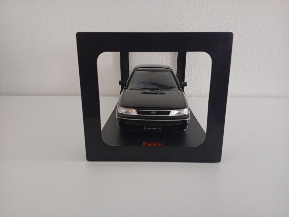 Subaru legacy RS 1/18 IXO