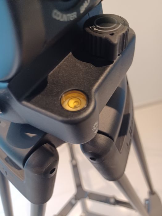 Tripé Libec RT30b com cabeça fluida Libec RH25R e distribuidor de piso