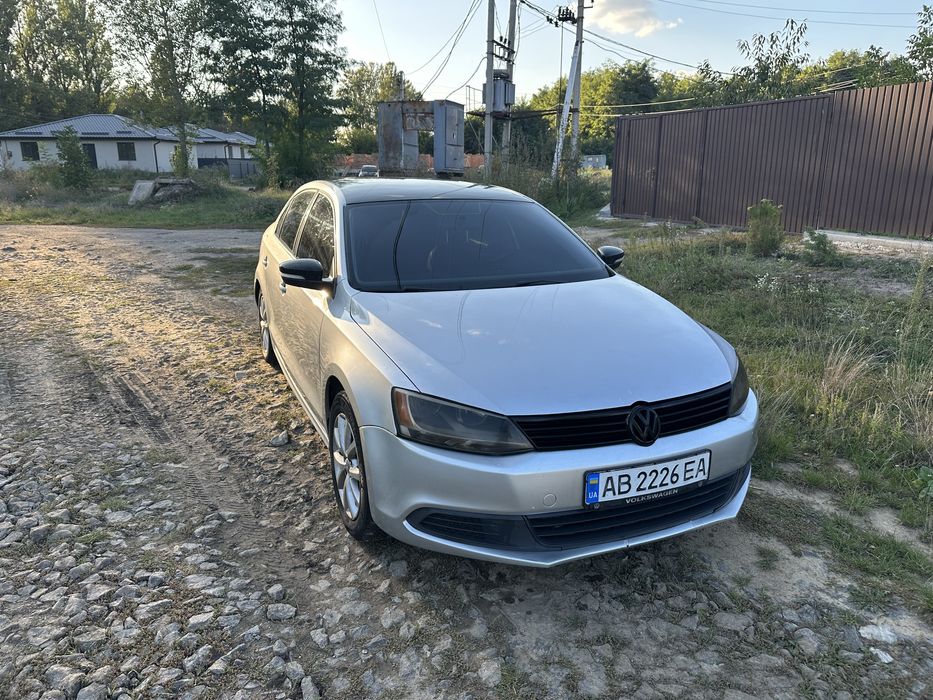 Продам Volkswagen Jetta 2011