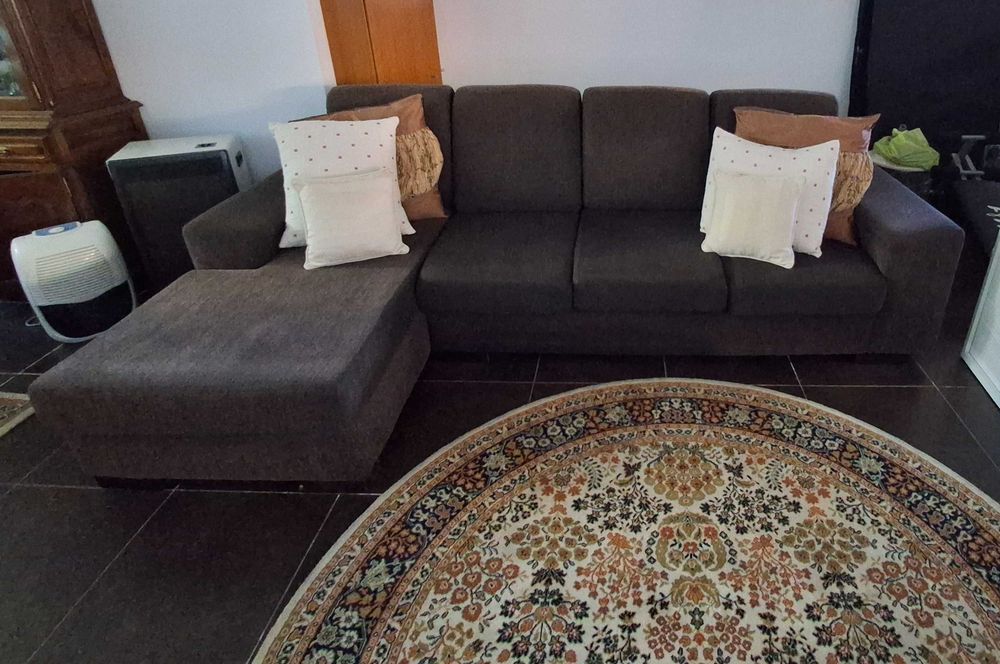 Sofá com Chaise Longue