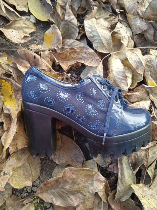 Продам в гарному стані туфлі "Трактор"