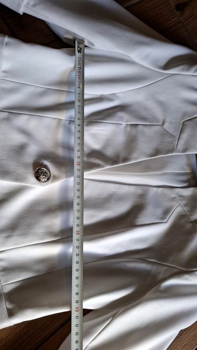 Жіночий білий піджак, розмір M