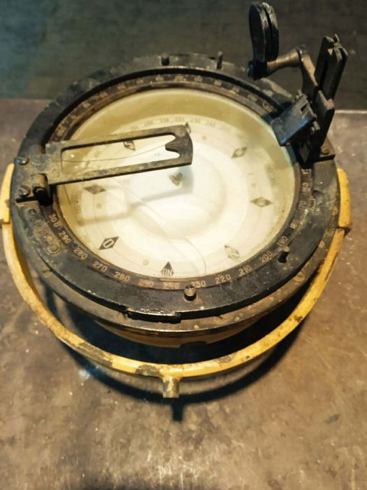 Компас шлюпочный