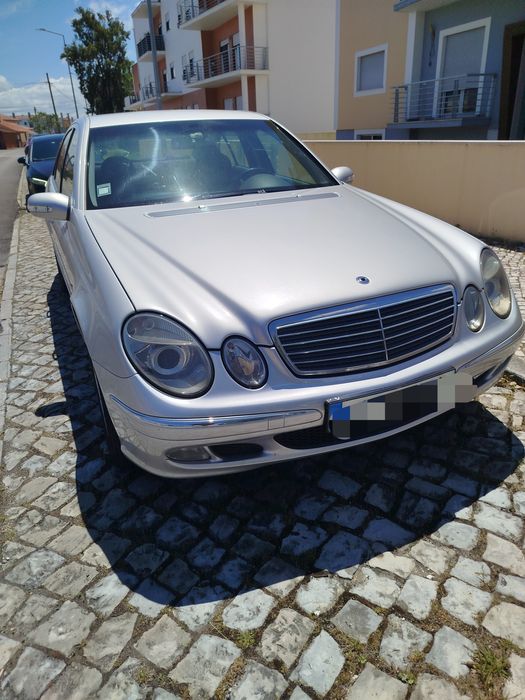Mercedes-Benz 220e