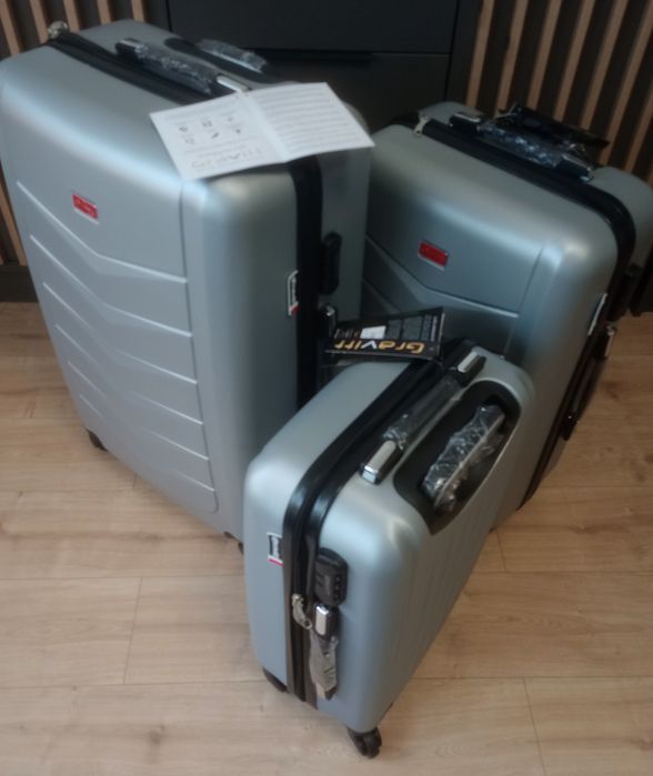 Nowe walizki  zestaw 3 sztuki