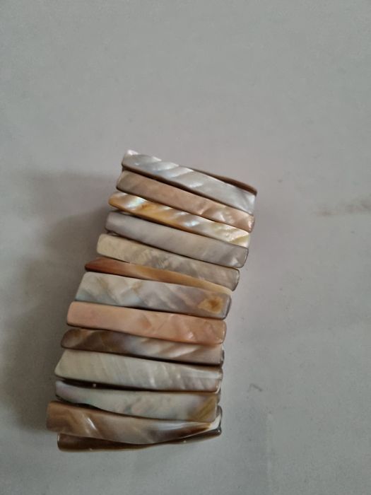 Bransoletka z naturalnych muszli