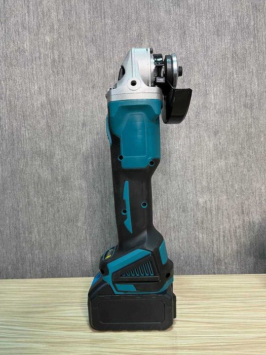 Аккумуляторная болгарка с насадкой для пилы 24V / 6Ah