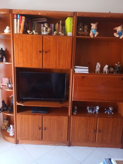 Móvel de sala em pinho mel