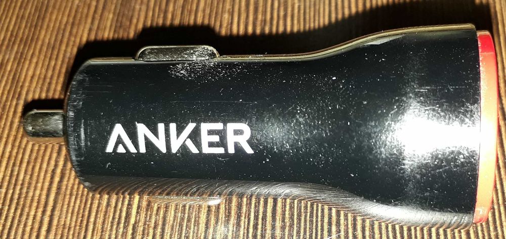 Якісна автомобільна USB зарядка Anker PowerDrive+ 1 із Quick Charge 3