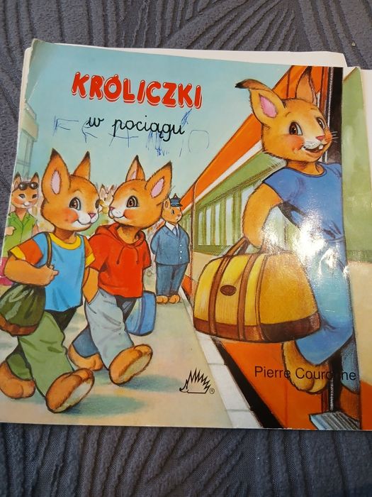 Książeczka dla dzieci króliczki w pociągu