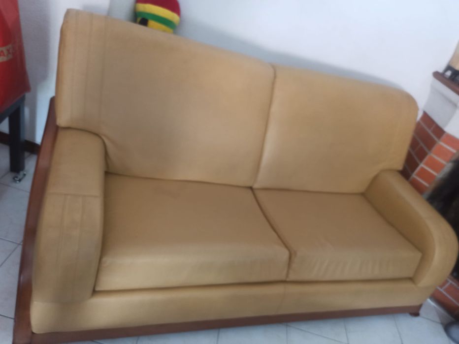 Sofás de pele (camel/beje)