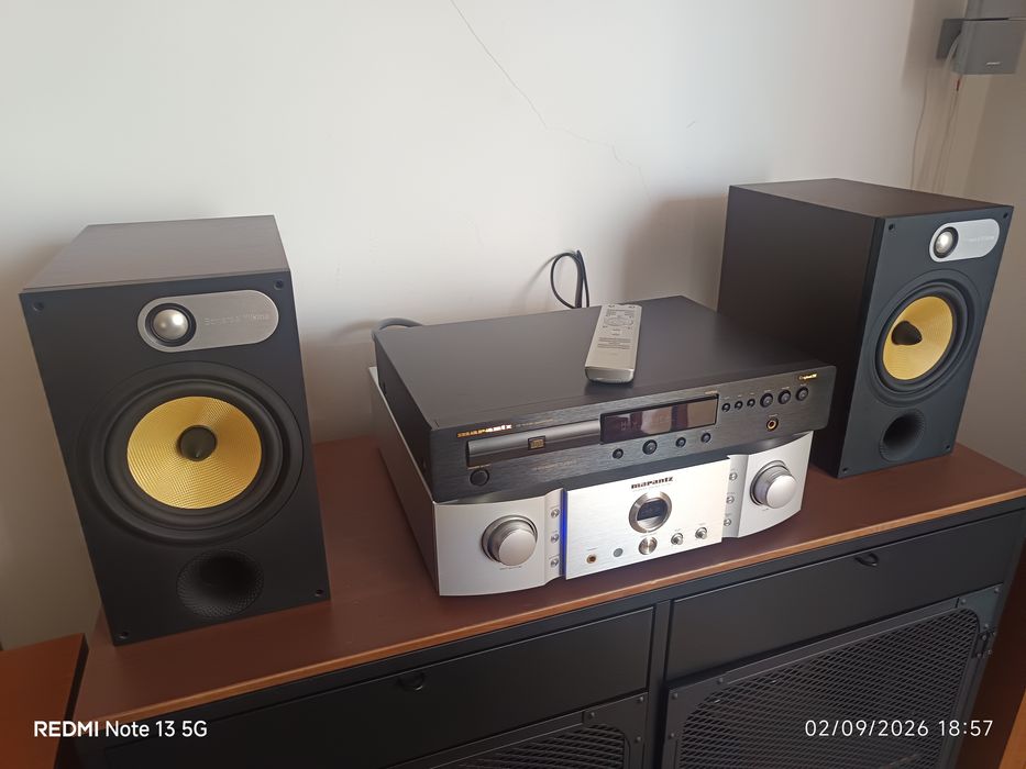Colunas Bowers Wilkins 685