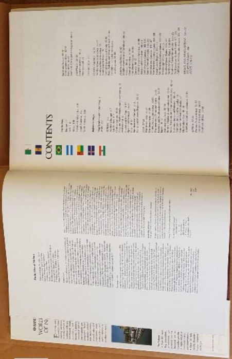 Atlas Mundial em Inglês - livro novo de grandes dimensões na caixa original
