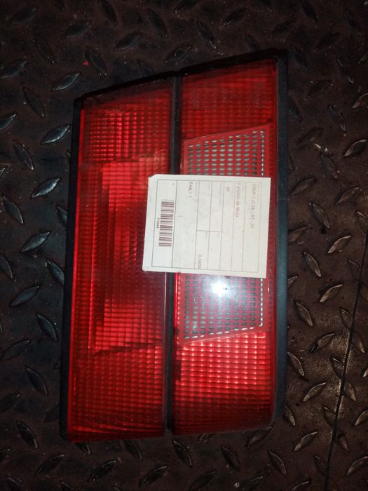 Farolim da mala esquerdo BMW 5 (E34)