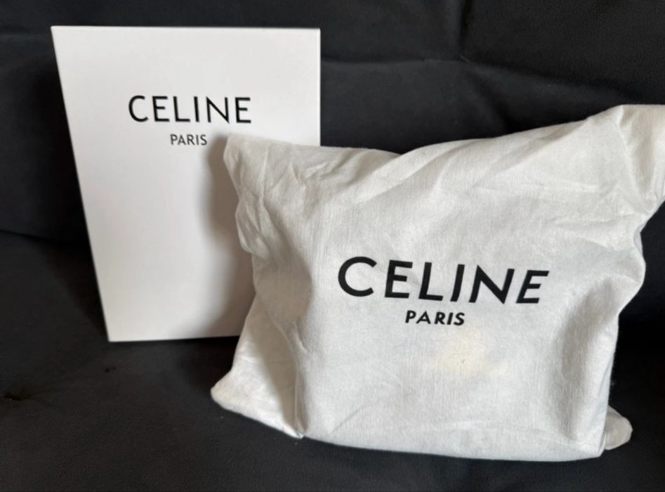 Czarna torebka firmy Celine