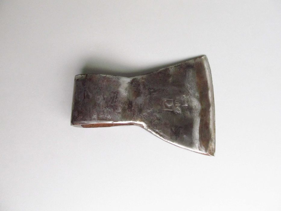 Топор кованый, закаленный, острый