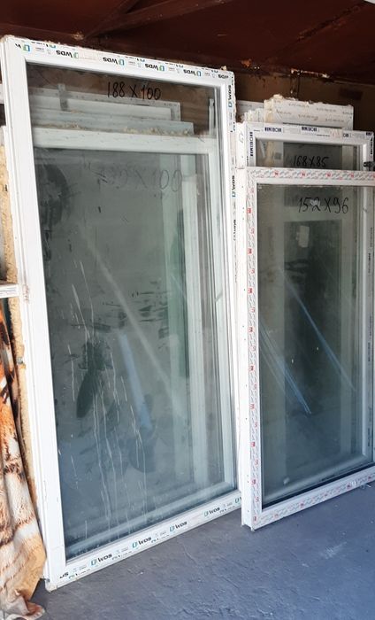 Продам металлопластиковые глухие окна с новостройки