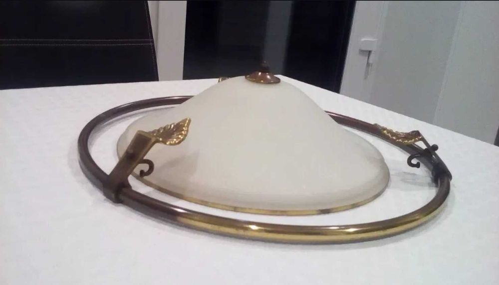 Elegante e discreto candeeiro de teto - quarto/sala/hall...