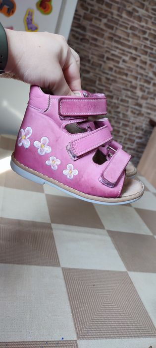 Продам босоніжки ортопедичні 24 розмір