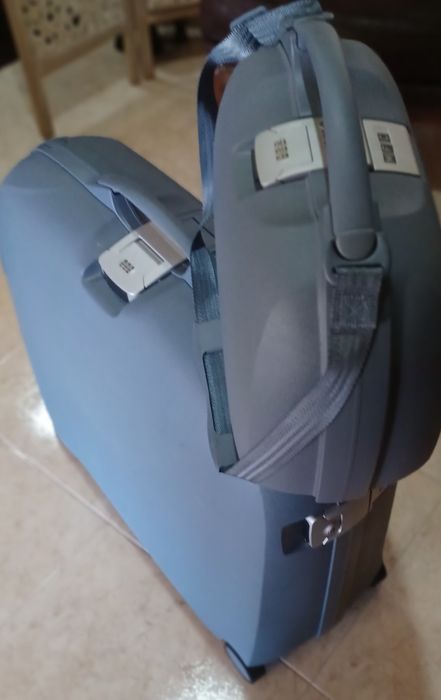 Mala rígida + Necessaire SAMSONITE, cor cinza
