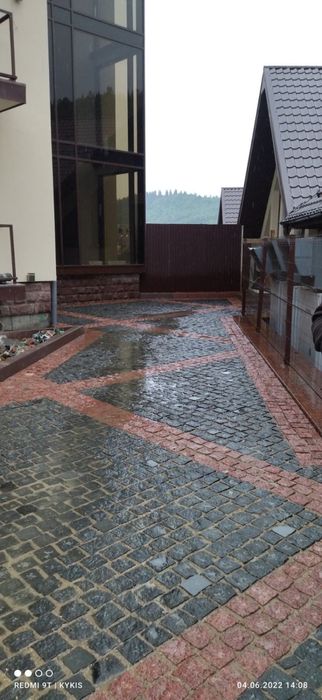 Укладка гранітноі бруківки