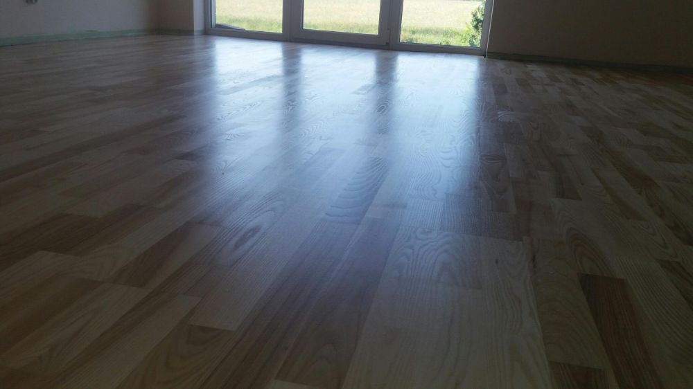 Cyklinowanie bezpyłowe, renowacja schodów, olejowanie, lakiery, kleje