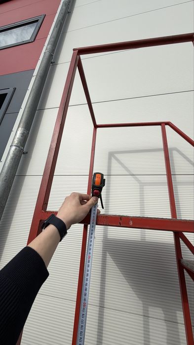 Podest jezdny magazynowy