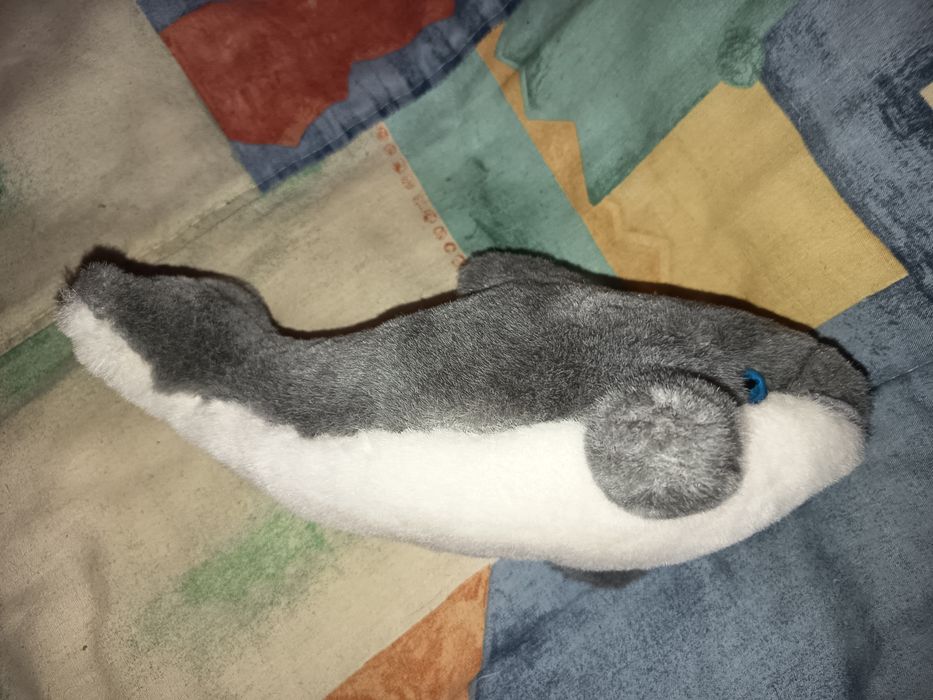 Peluche baleia cinzenta