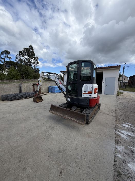 Mini Giratoria Bobcat E26