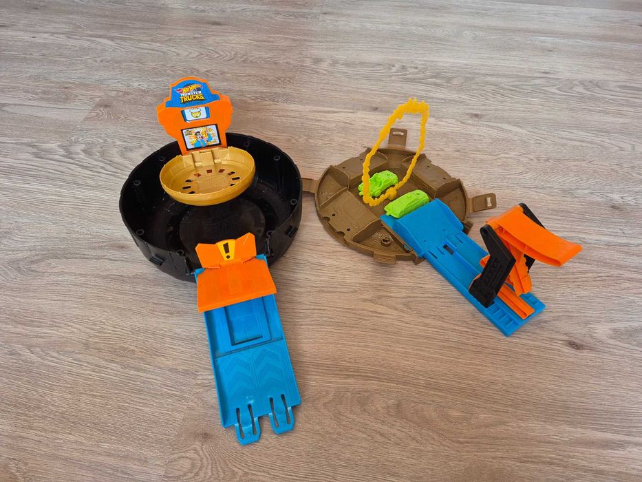 Ігровий набір Hot Wheels Трюки в шині Monster Trucks GVK48. 900 грн