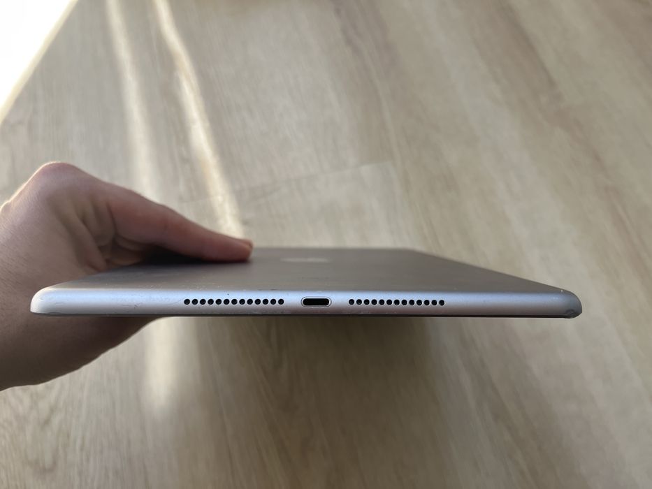 iPad 9.7'' (2017), 5th Generation446974935266109443