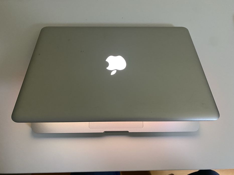 Macbook Pro 13 i5 8gb 512gb SSD
