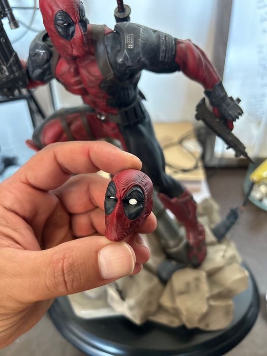 Estátua deadpool Semic