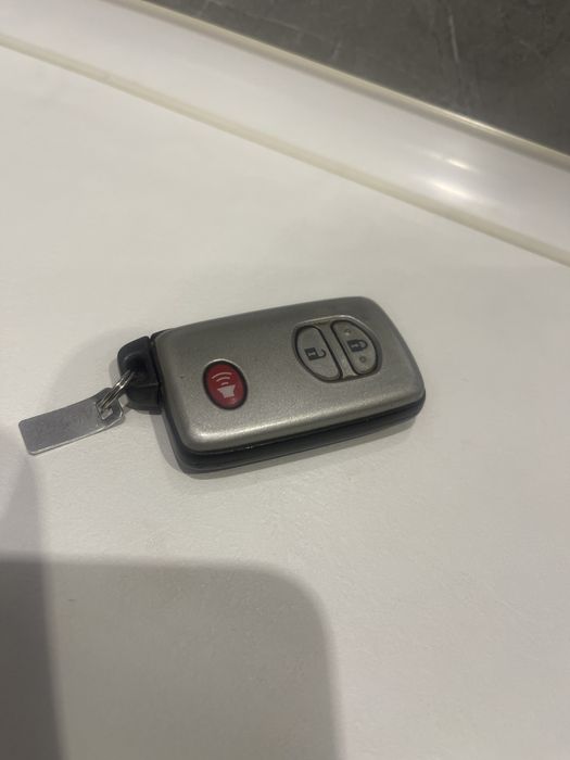 Тойота 200 смарт ключ