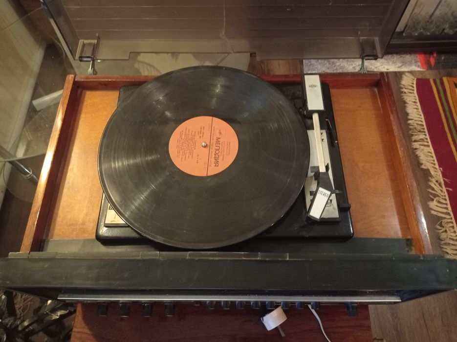 Продаю Радіолу 312