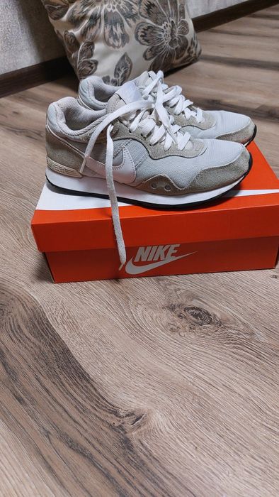 Кросівки Nike venture runner