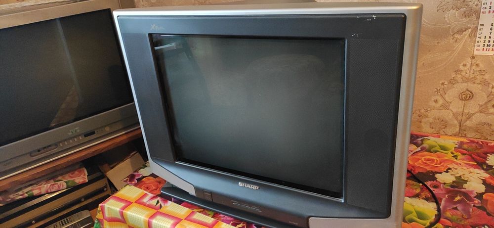 Телевизор Sharp.