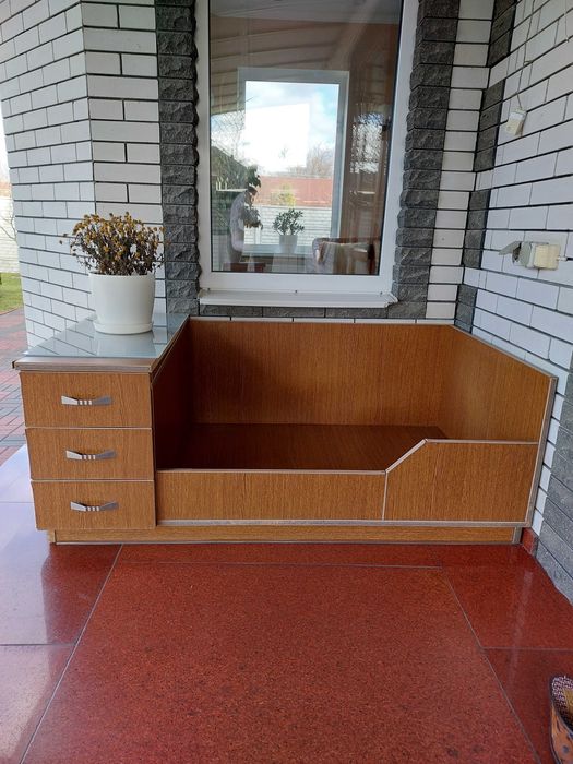 Лежанка , місце для собаки.