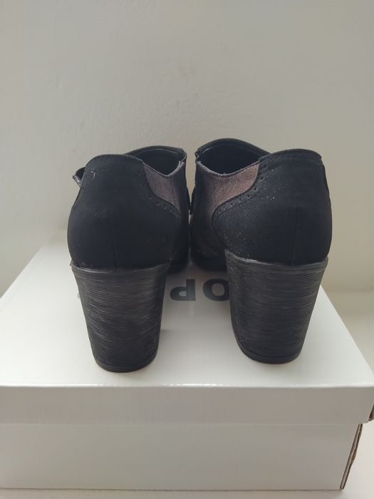 Sapatos pretos, muito elegantes - Tamanho 37 - Novos!