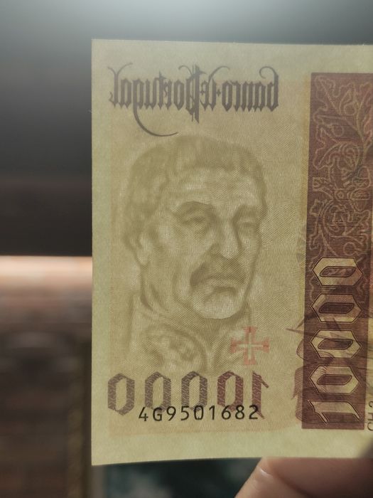 Nota de 10 000 escudos