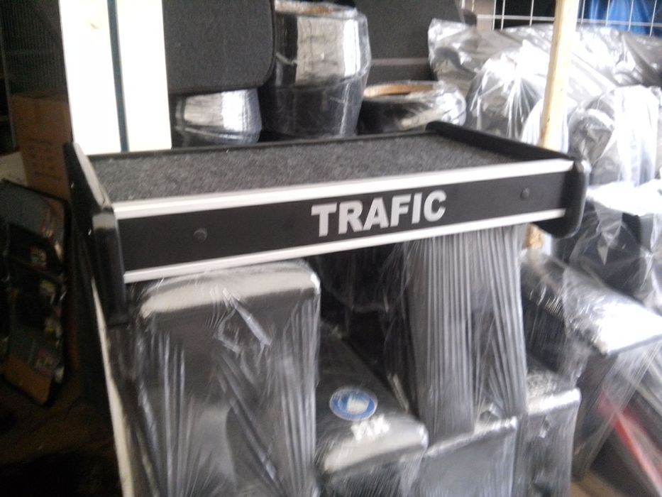 Столик полка на торпеду в авто