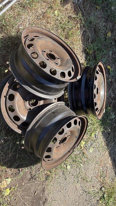 Продам 4 шт. сталевих дисків (штамповки) VW